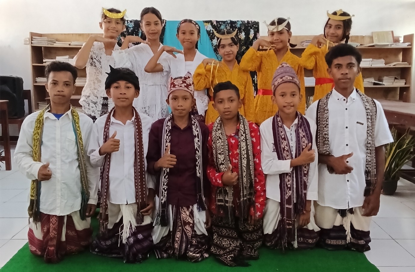 Gemulai Gerak, Tumbuhnya Percaya Diri: Kisah Ujian Praktik Menari di SD GMIT Oehani