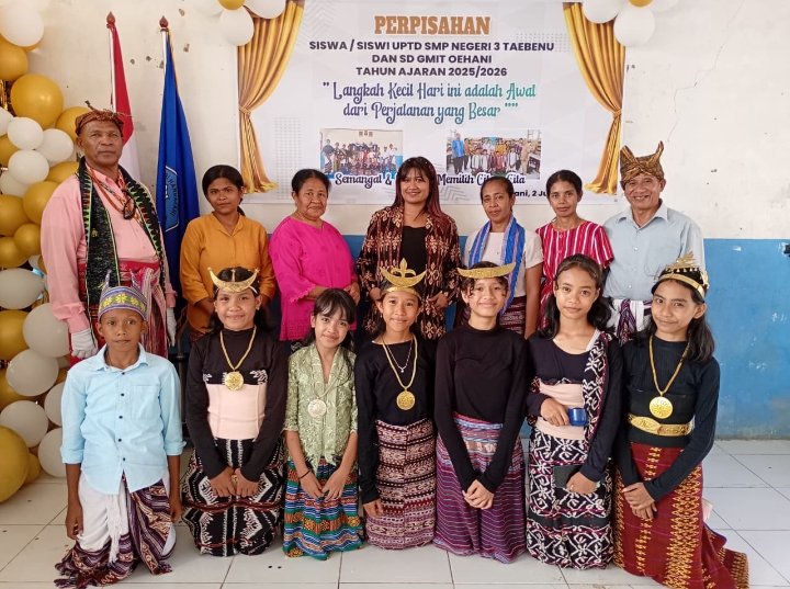 Balutan Budaya dalam Sukacita Kelulusan Kelas VI SD GMIT Oehani
